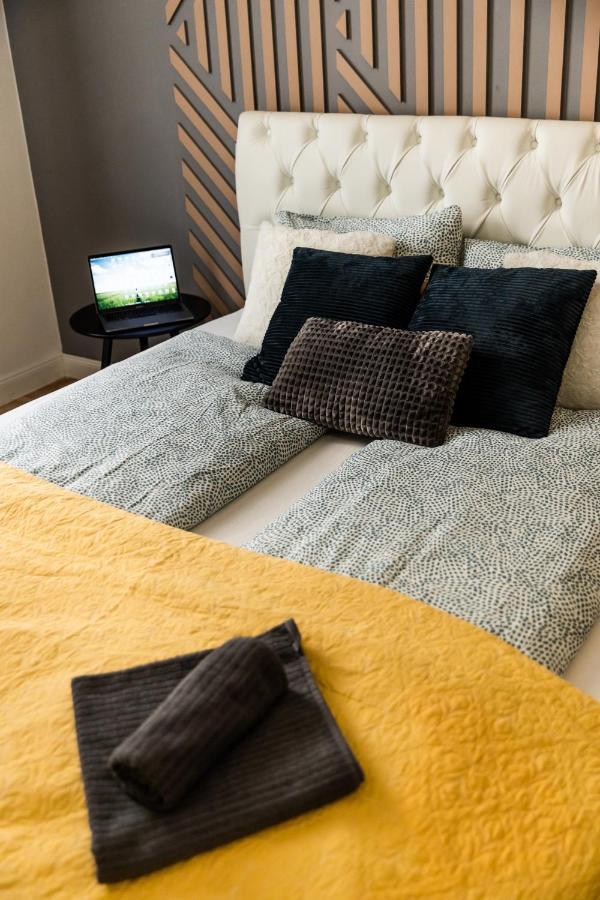 Deluxe Quentin Home Next To The Fashion Street Budapest Luaran gambar